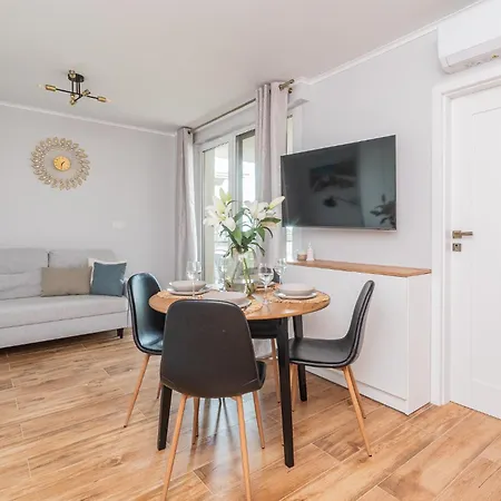 Flatbook Enklawa Z Basenem I Sala Zabaw Przy Zalewie Apartment Krynica Morska