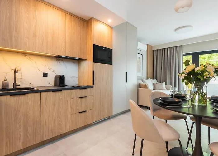 - Enklawa I דירה